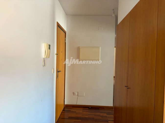 Apartamento T2 para Arrendamento em Bonfim Foto 2