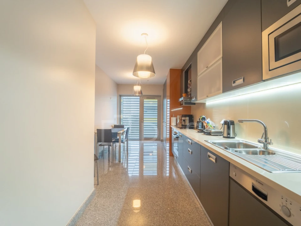 Apartamento T4 para Venda em Santa Marinha e São Pedro da Afurada Foto 4