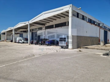 Loja para Venda em Santa Maria e São Miguel, São Martinho, São Pedro Penaferrim