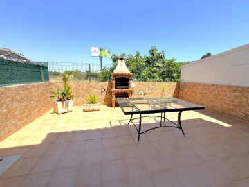 Moradia T2 para Venda em Ferreiras