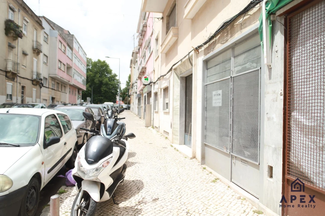 Loja para Arrendamento em Beato Foto 6