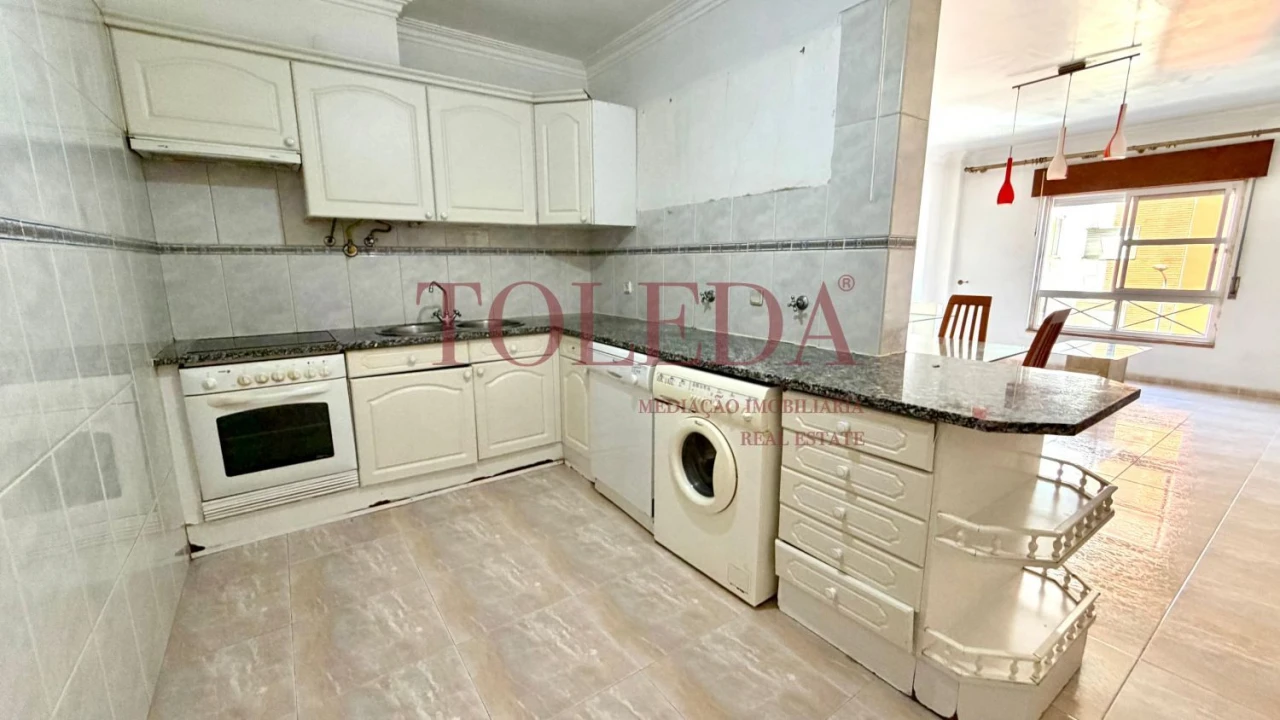 Apartamento T2 para Venda em Algueirão-Mem Martins Foto 4