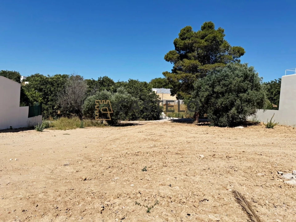 Terreno para Venda em Santa Barbara de Nexe Foto 2