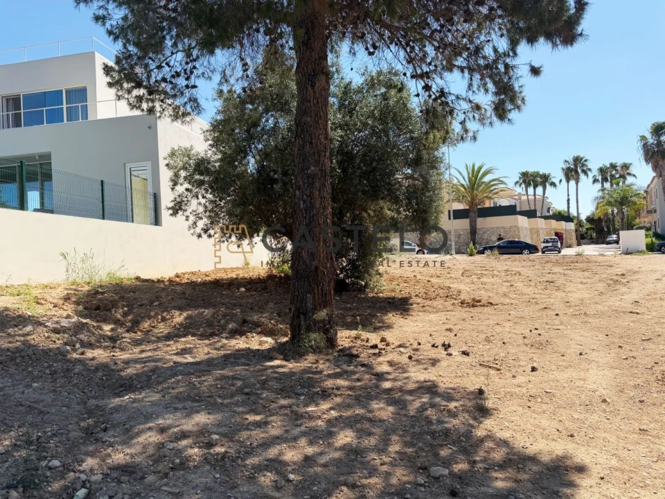 Terreno para Venda em Santa Barbara de Nexe Foto 1