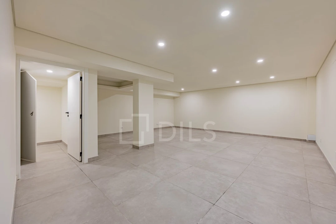 Moradia T4 para Venda em Montenegro Foto 10