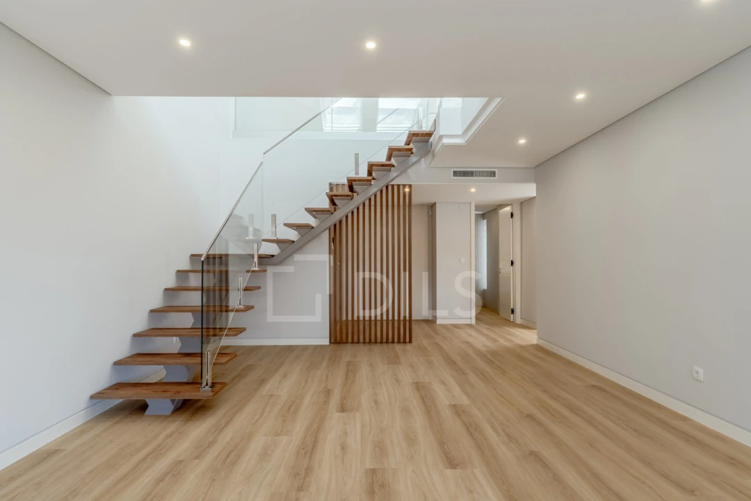 Apartamento T3 para Venda em Carcavelos e Parede Foto 4
