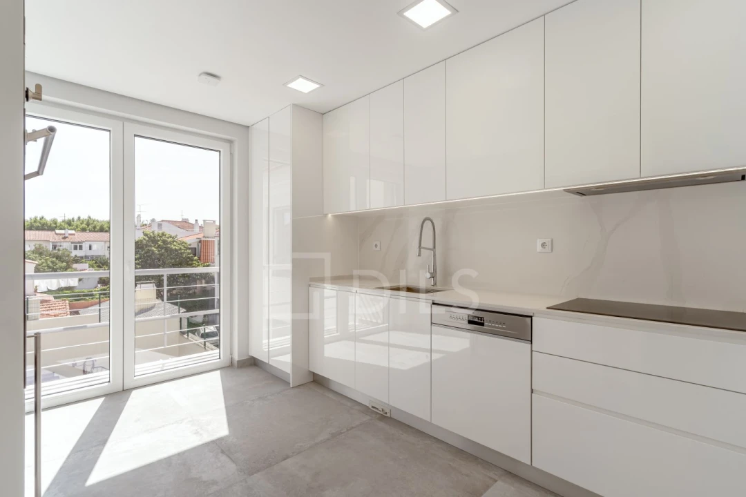 Apartamento T3 para Venda em Carcavelos e Parede Foto 10