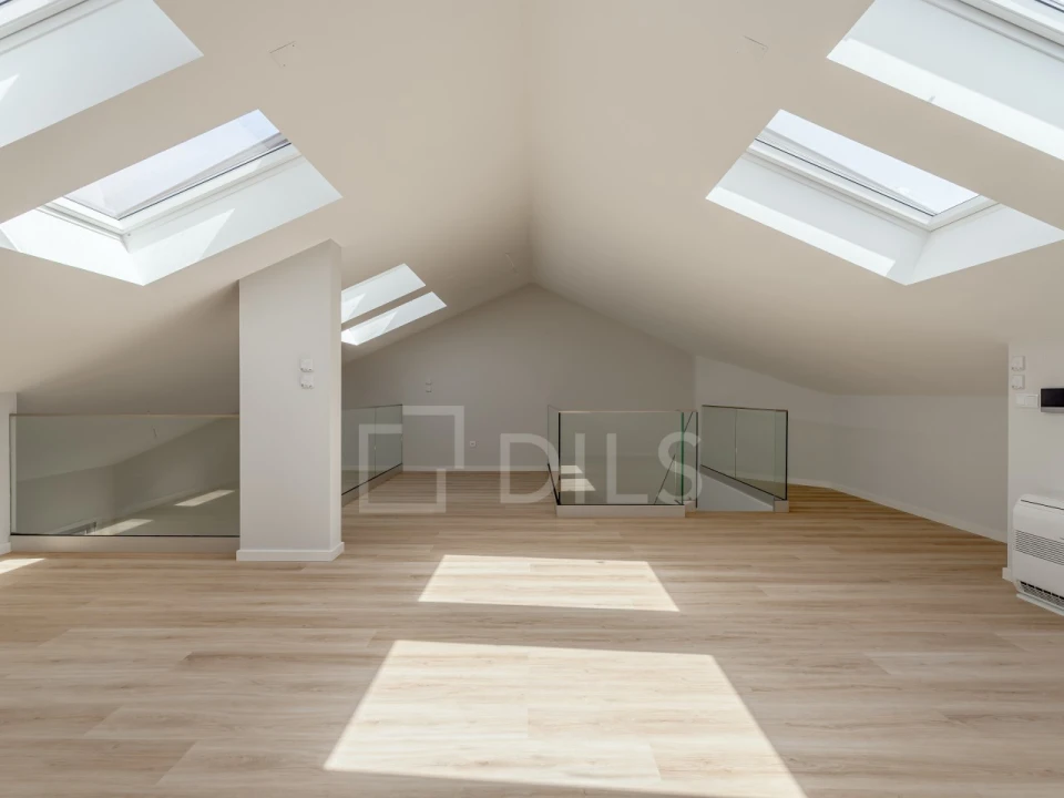 Apartamento T3 para Venda em Carcavelos e Parede Foto 8