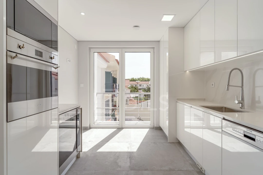 Apartamento T3 para Venda em Carcavelos e Parede Foto 11