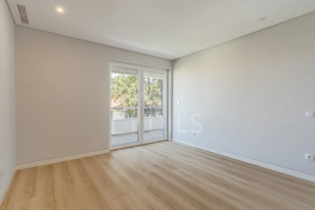 Apartamento T3 para Venda em Carcavelos e Parede Foto 18