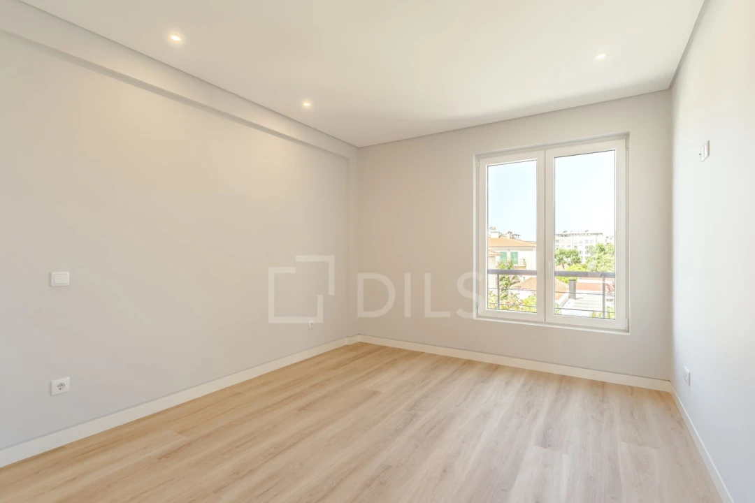 Apartamento T3 para Venda em Carcavelos e Parede Foto 22