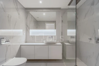 Apartamento T3 para Venda em Carcavelos e Parede