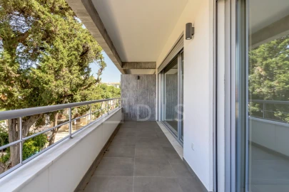 Apartamento T3 para Venda em Carcavelos e Parede