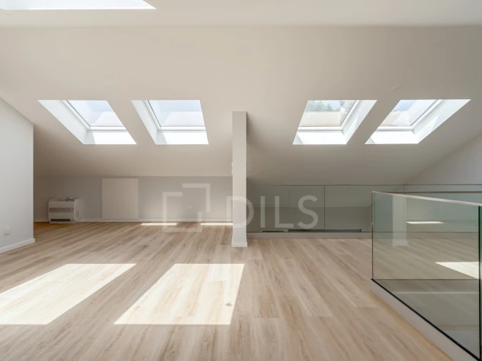 Apartamento T3 para Venda em Carcavelos e Parede Foto 6