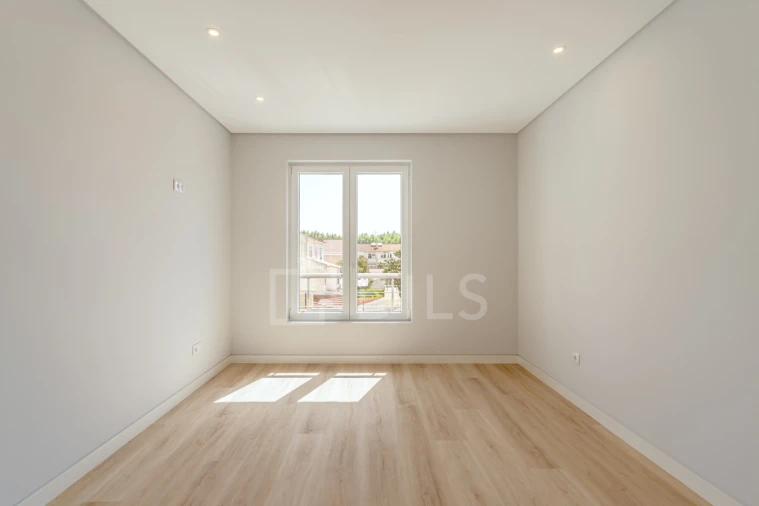 Apartamento T3 para Venda em Carcavelos e Parede Foto 25