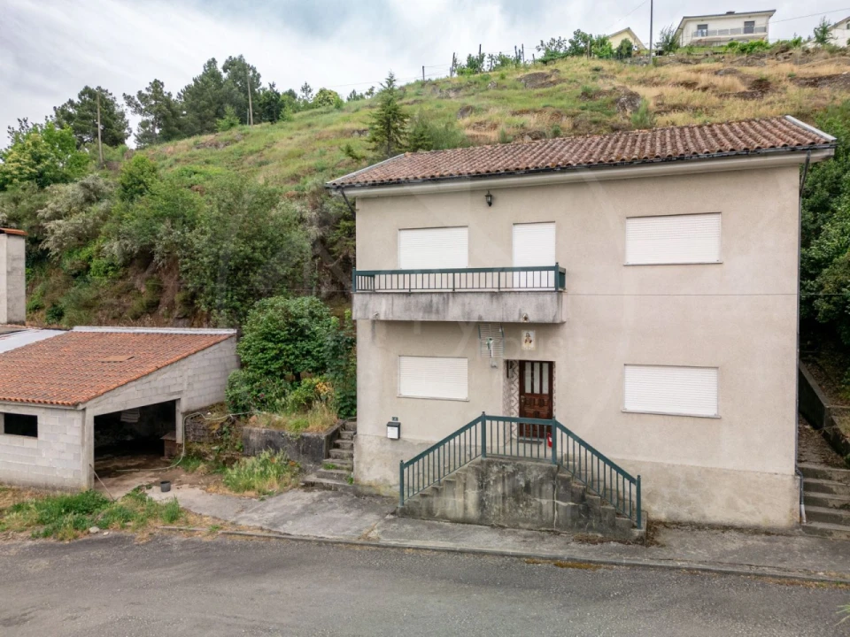 Moradia T4 para Venda em Salvador e Santo Aleixo de Além-Tâmega Foto 4