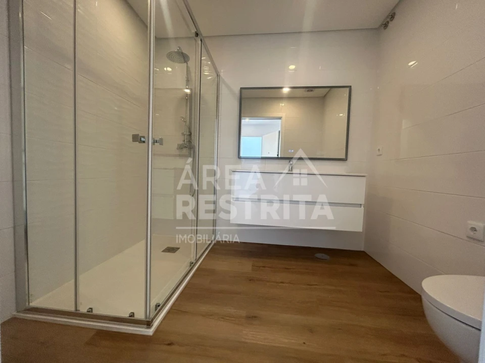 Apartamento T2 para Venda em Quinta do Conde Foto 5