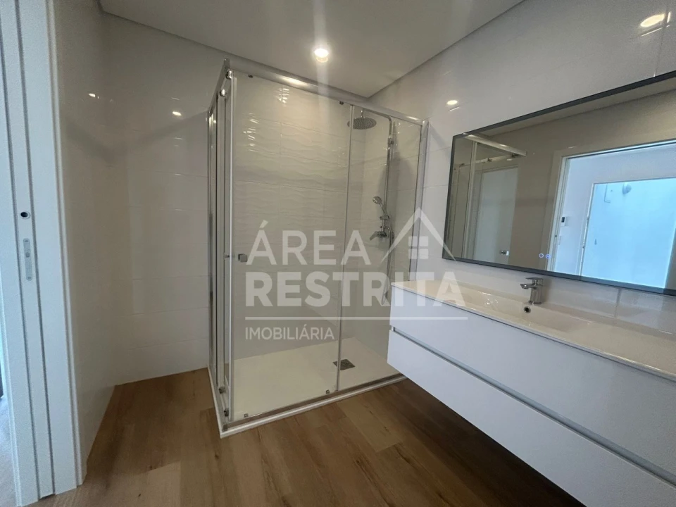 Apartamento T2 para Venda em Quinta do Conde Foto 23
