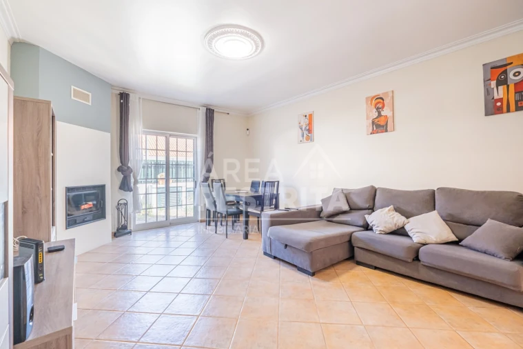Quinta T3 para Venda em Quinta do Conde Foto 2