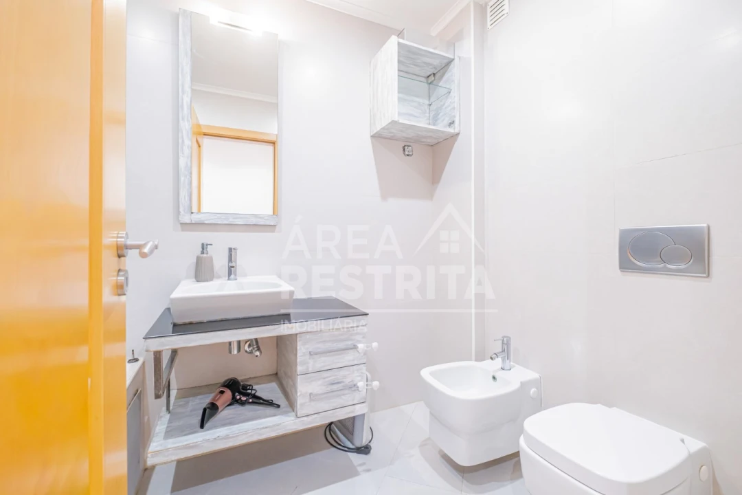 Apartamento T3 para Venda em Corroios Foto 42