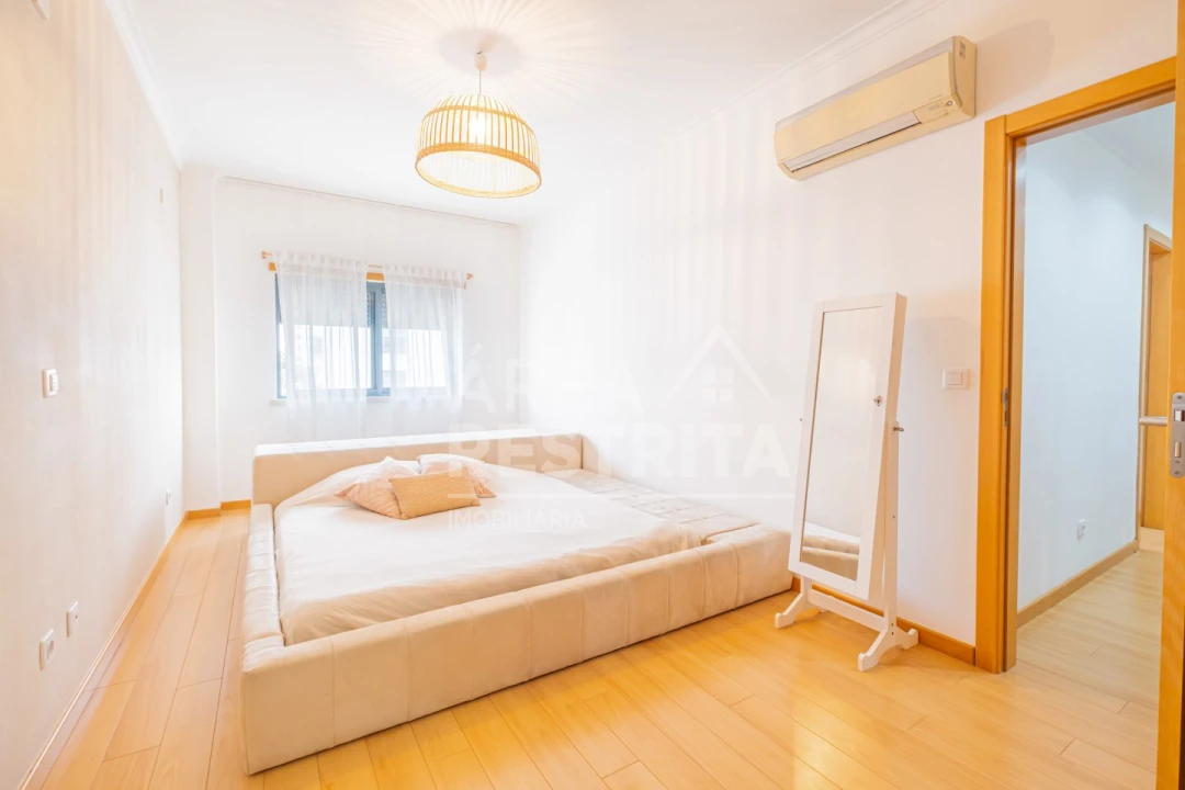 Apartamento T3 para Venda em Corroios Foto 49