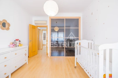 Apartamento T3 para Venda em Corroios
