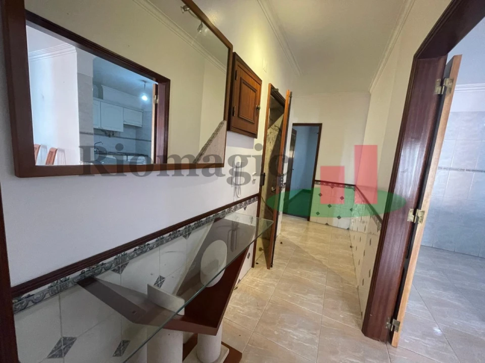 Apartamento T2 para Venda em Algueirão-Mem Martins Foto 1