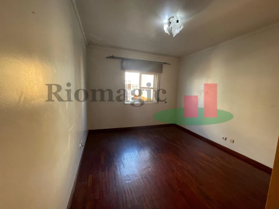 Apartamento T2 para Venda em Algueirão-Mem Martins Foto 8