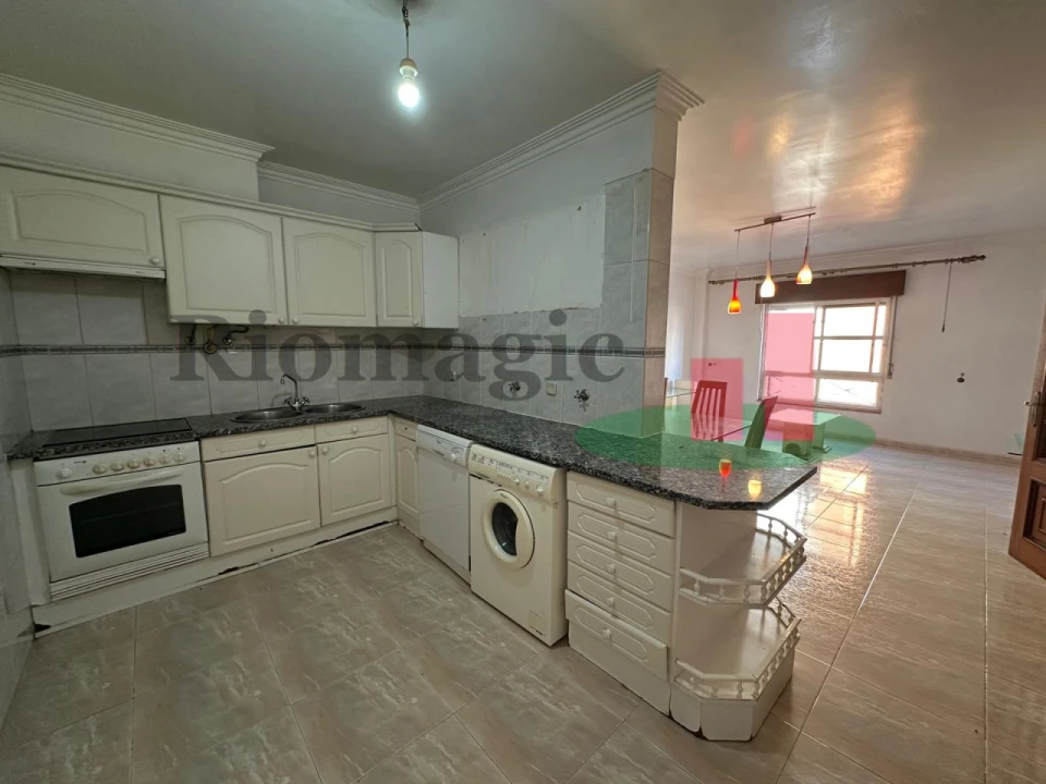 Apartamento T2 para Venda em Algueirão-Mem Martins Foto 4