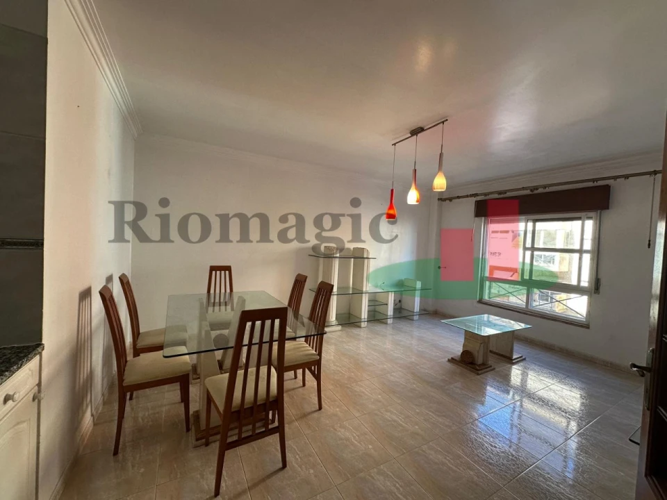 Apartamento T2 para Venda em Algueirão-Mem Martins Foto 2
