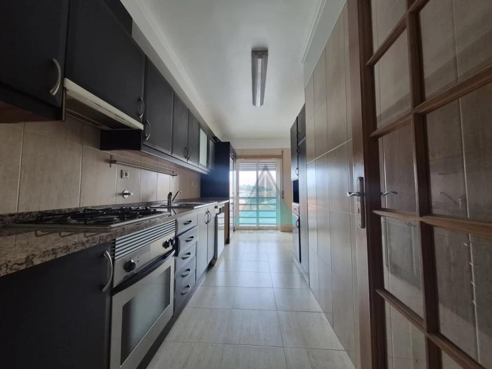 Apartamento T2 para Venda em Laranjeiro e Feijó Foto 2