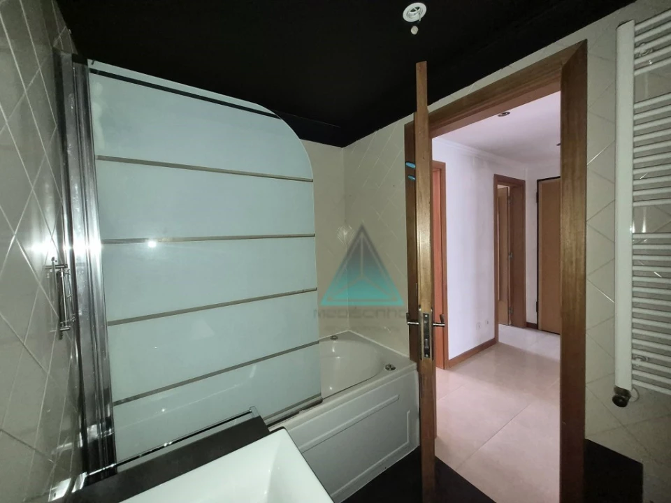 Apartamento T2 para Venda em Laranjeiro e Feijó Foto 9