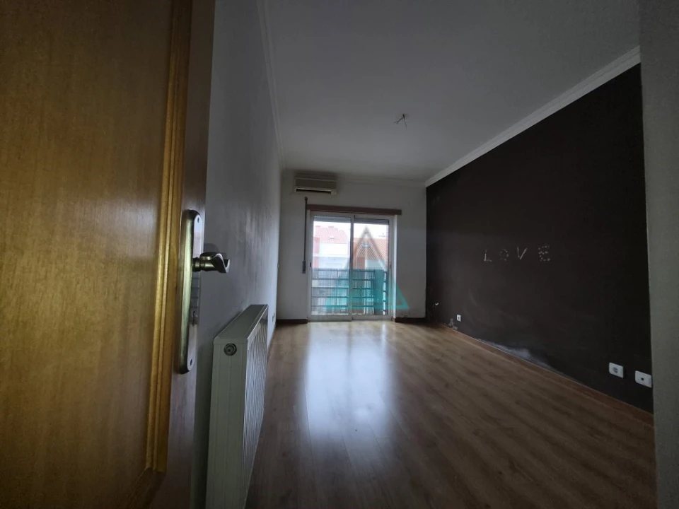 Apartamento T2 para Venda em Laranjeiro e Feijó Foto 11