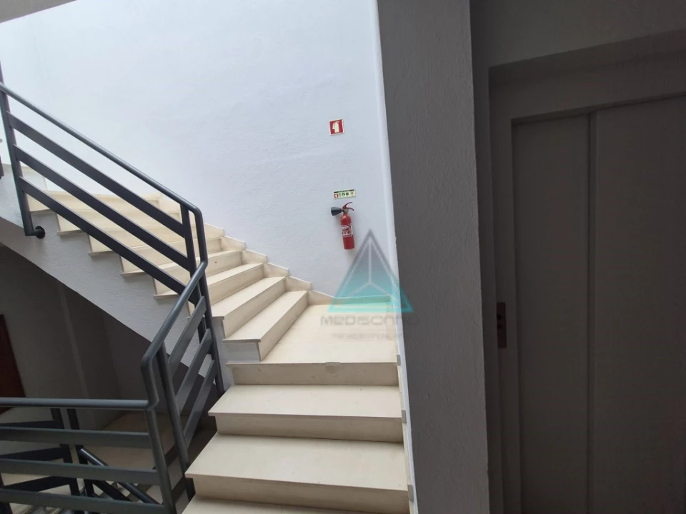 Apartamento T2 para Venda em Laranjeiro e Feijó Foto 21