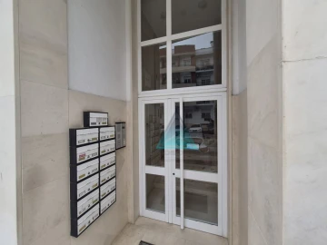 Apartamento T2 para Venda em Laranjeiro e Feijó