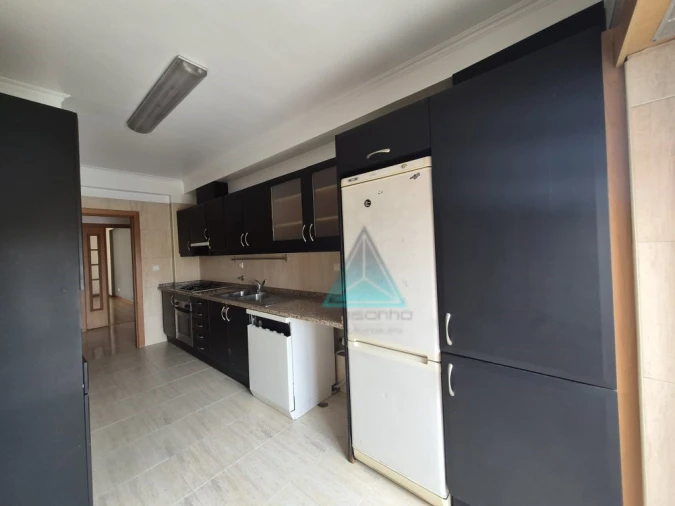 Apartamento T2 para Venda em Laranjeiro e Feijó Foto 3