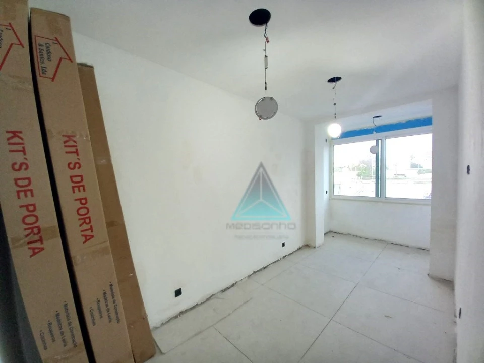Apartamento T4 para Venda em Laranjeiro e Feijó Foto 7