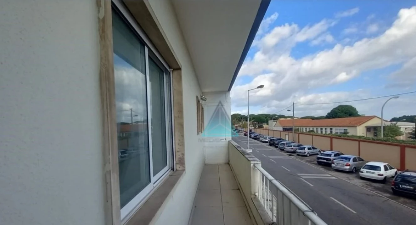 Apartamento T4 para Venda em Laranjeiro e Feijó Foto 18