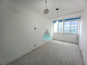 Apartamento T4 para Venda em Laranjeiro e Feijó
