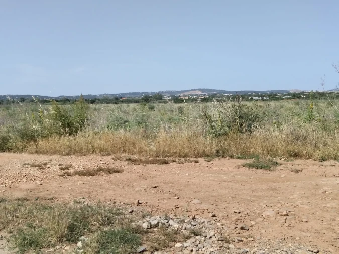 Terreno para Venda em Quarteira Foto 2