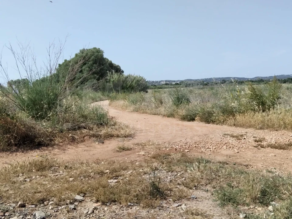 Terreno para Venda em Quarteira Foto 3
