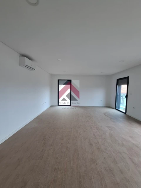 Apartamento T2 para Venda em Esgueira