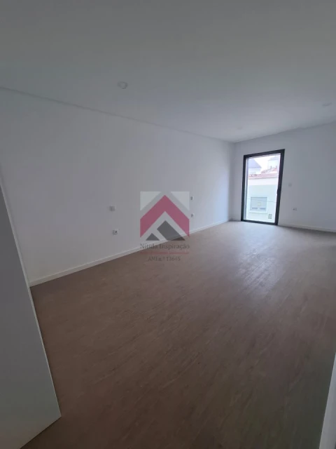 Apartamento T2 para Venda em Esgueira