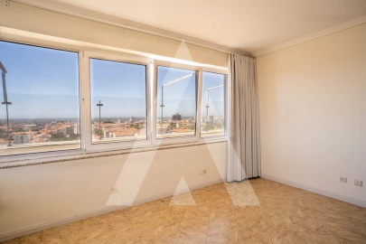Apartamento T4 para Venda em Glória e Vera Cruz