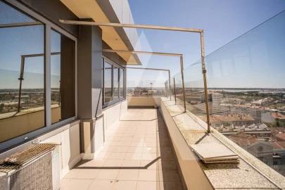 Apartamento T4 para Venda em Glória e Vera Cruz