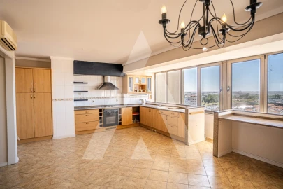 Apartamento T4 para Venda em Glória e Vera Cruz