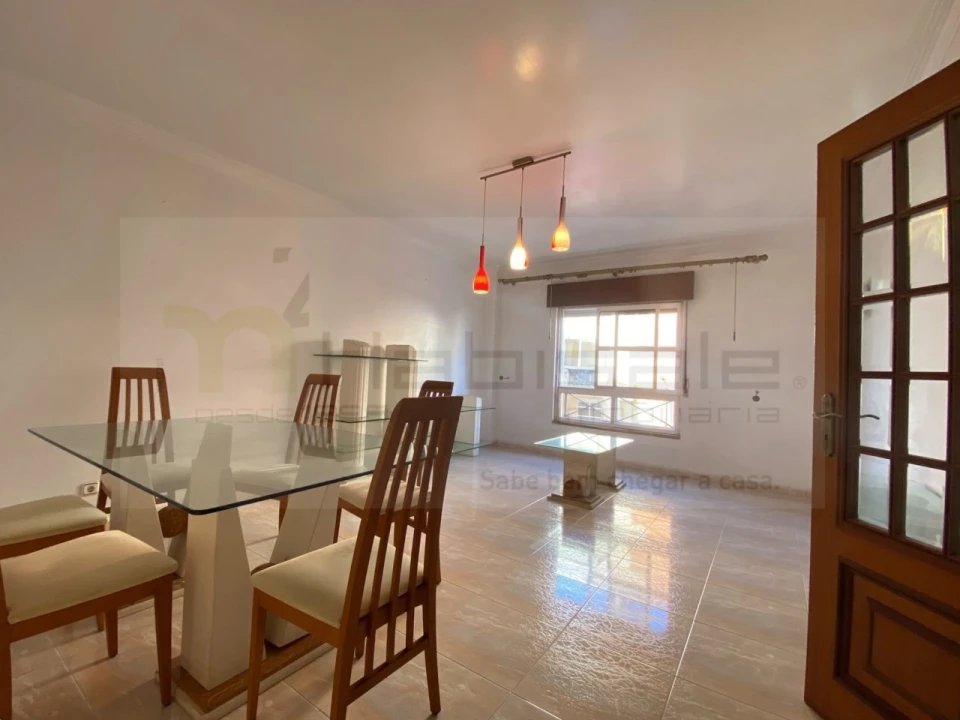 Apartamento T2 para Venda em Algueirão-Mem Martins Foto 2