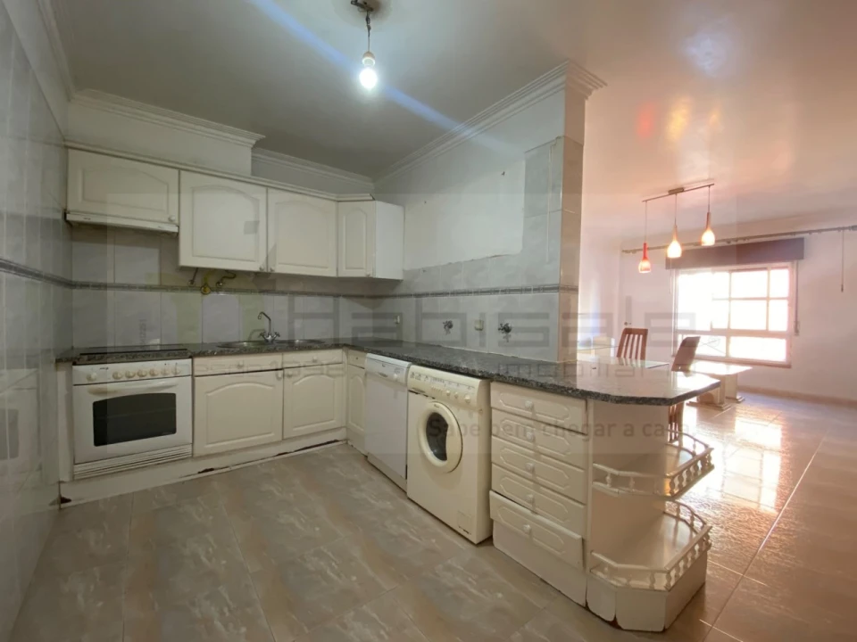 Apartamento T2 para Venda em Algueirão-Mem Martins Foto 12