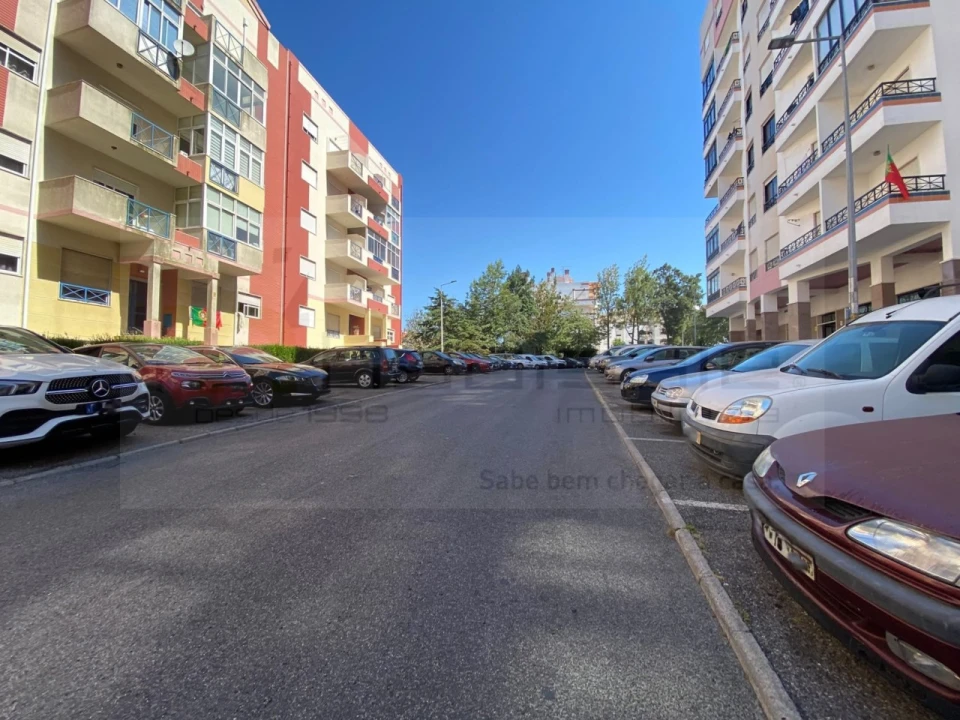 Apartamento T2 para Venda em Algueirão-Mem Martins Foto 29
