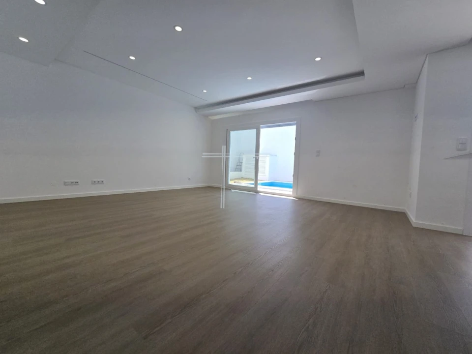 Moradia T4 para Venda em Charneca de Caparica e Sobreda Foto 5